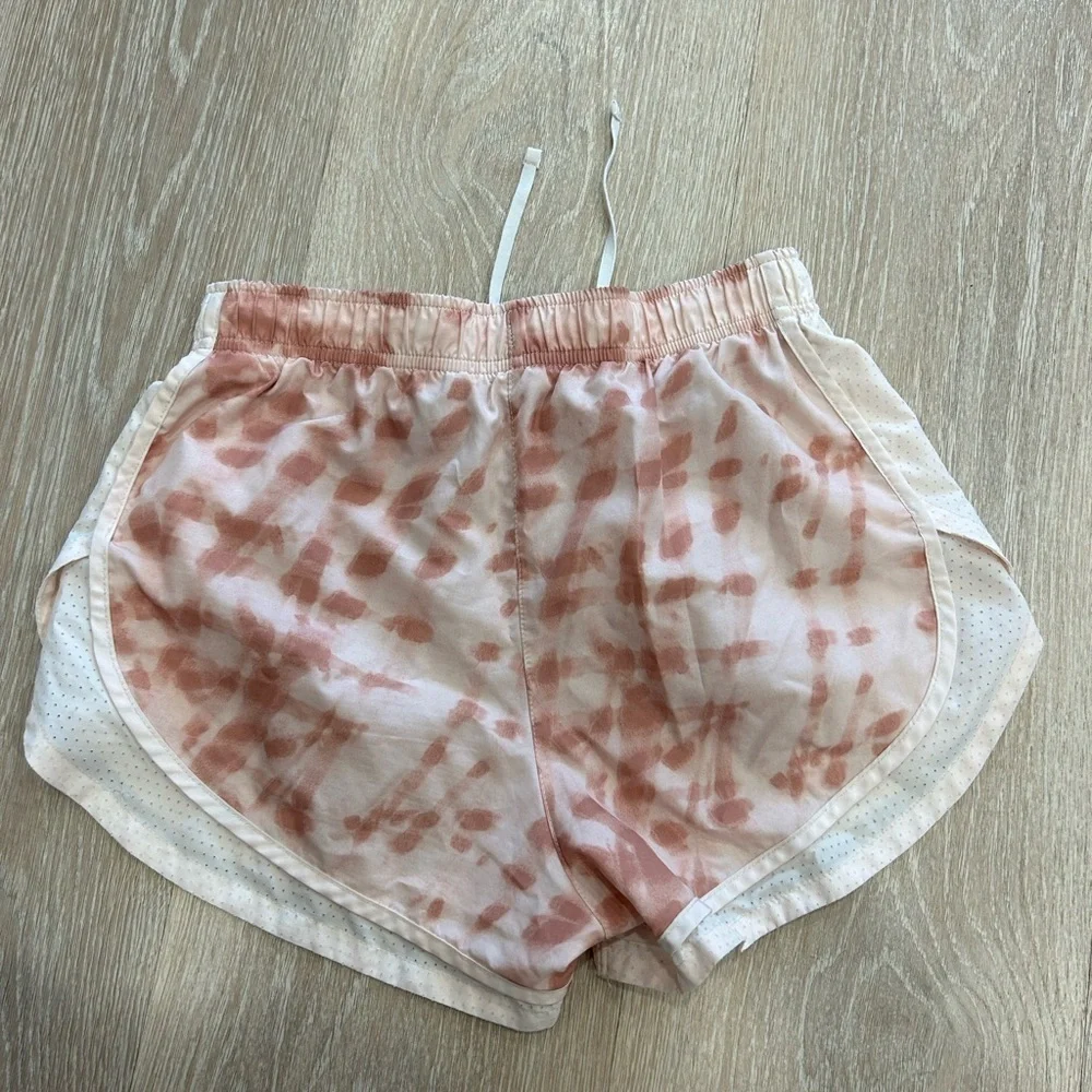 RARE Nike Women's Surf to Sport Tempo Running Short - Picture 3 of 5